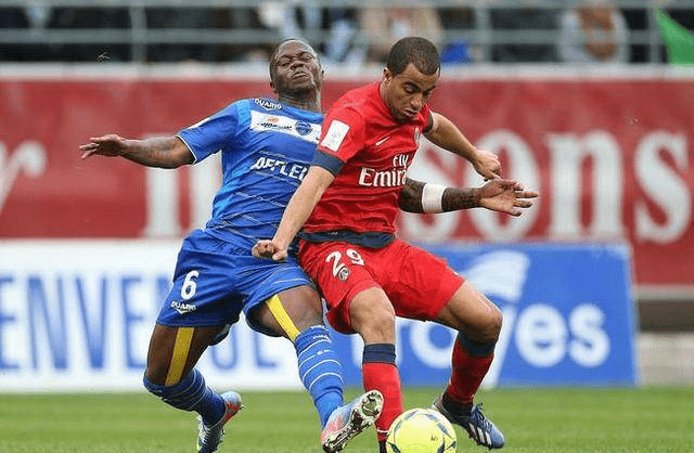 开云体育登录-包含亚眠不敌对手，客场作战遭遇挫折的词条