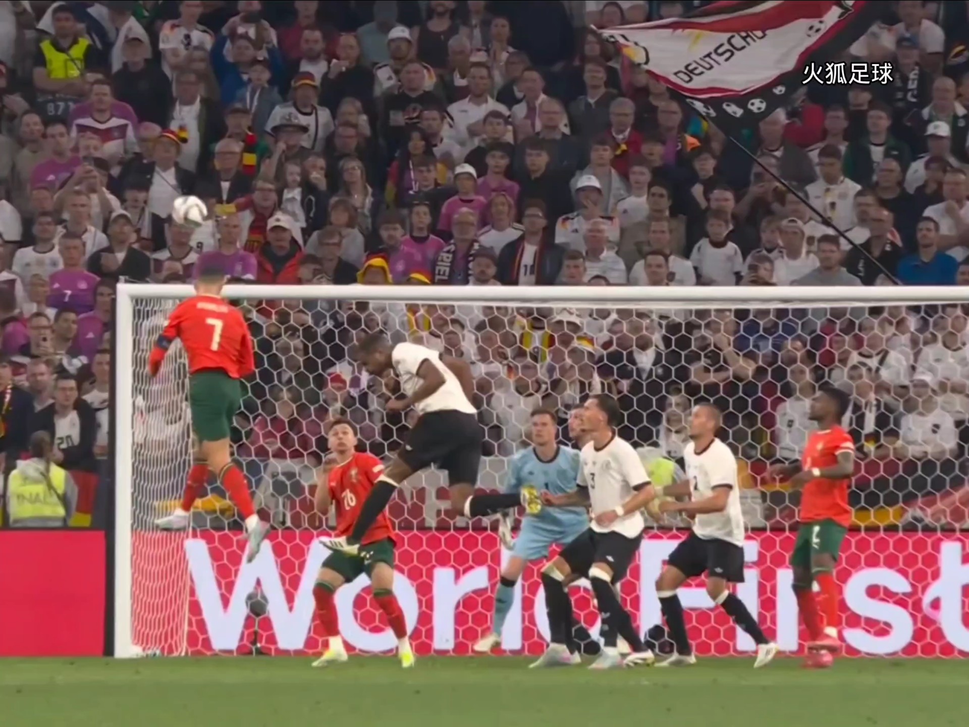 特鲁瓦对阵南特,双方争夺胜利 特鲁瓦对阵南特,双方争夺胜利