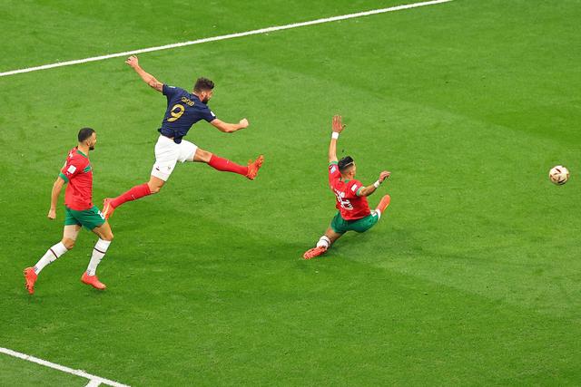 开云体育APP下载-足球比赛中球员技术威力尽显，场面感人至深的简单介绍