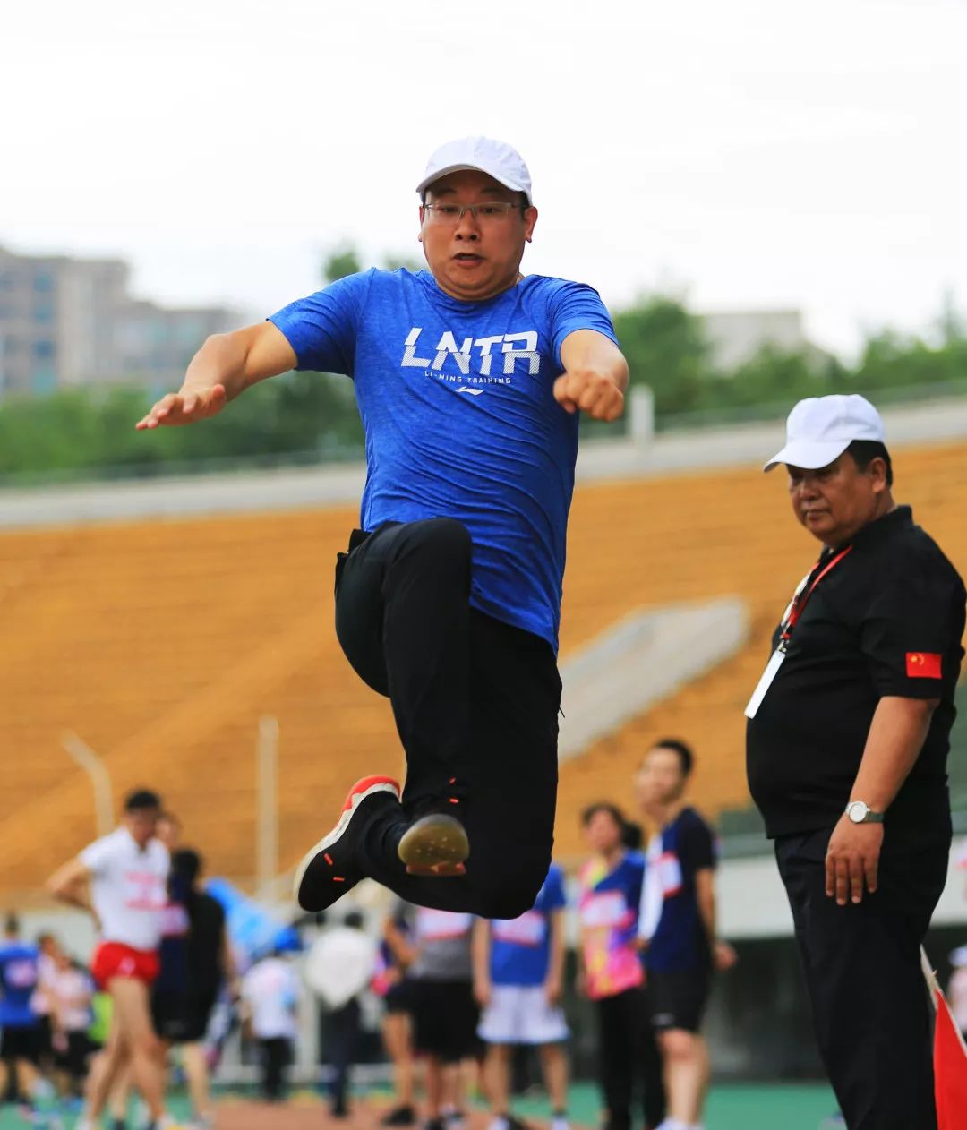 关于冰岛队团结拼搏，期待更进一步的信息
