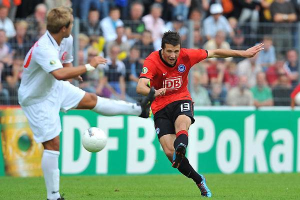 柏林赫塔不敌对手,阵型混乱 柏林赫塔不敌对手,阵型混乱