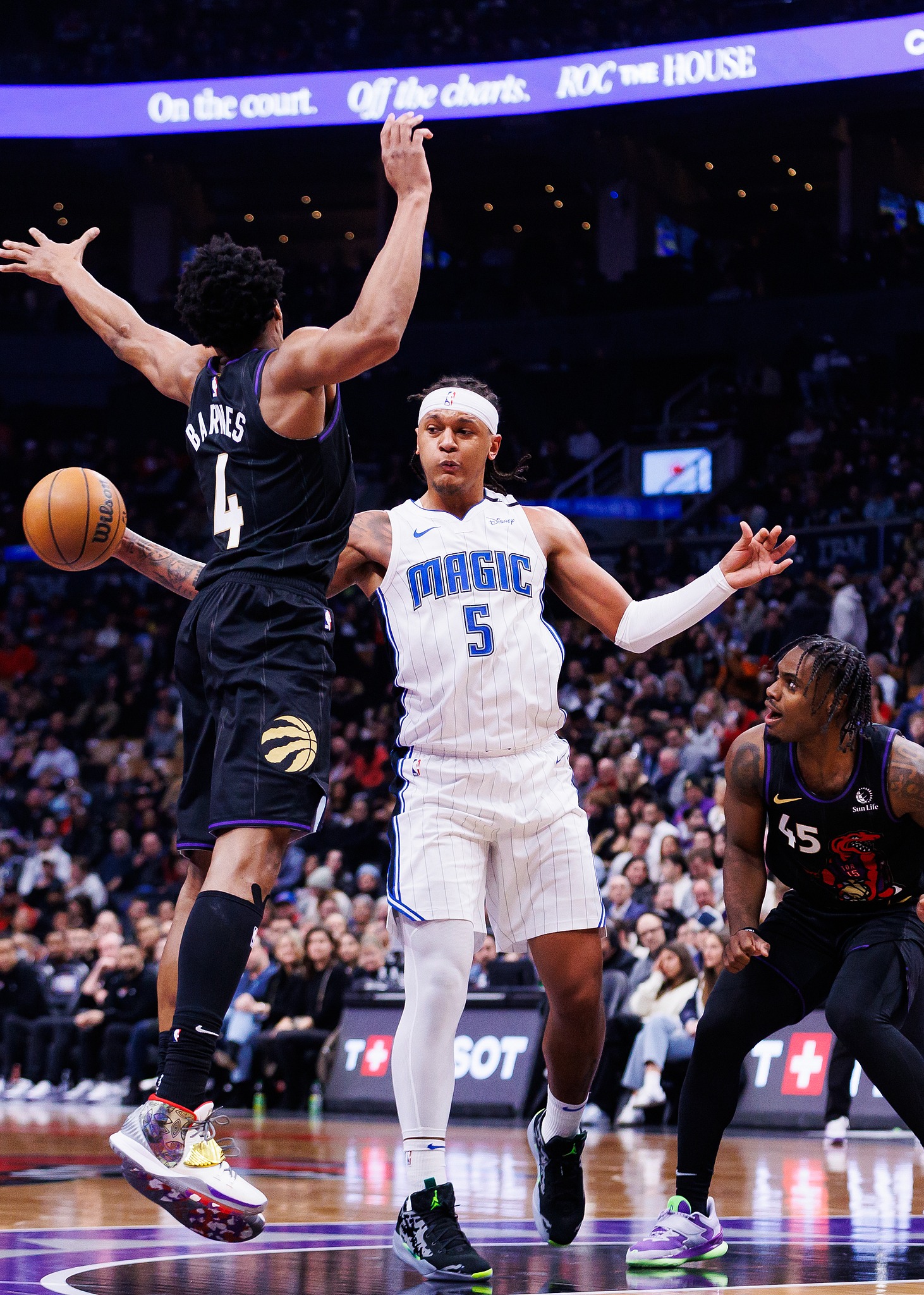 开云体育平台APP-关于猛龙队新秀表现出色,帮助球队轻松取胜的信息