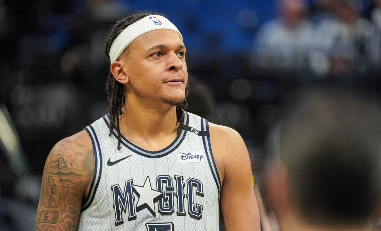 关于猛龙队新秀表现出色,帮助球队轻松取胜的信息 关于猛龙队新秀表现出色,帮助球队轻松取胜的信息