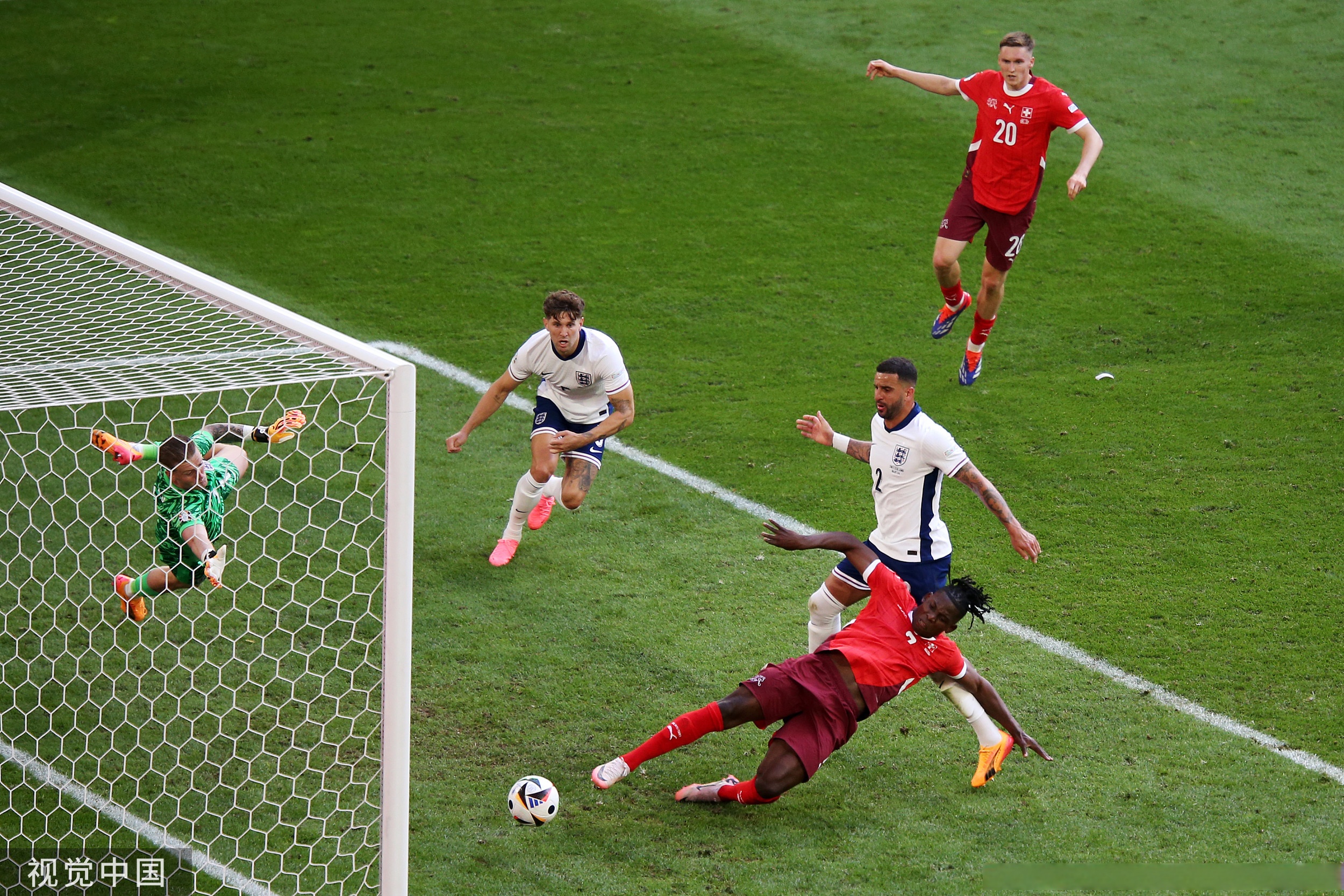 瑞典队鏖战葡萄牙队，梁靖崑点燃赛场