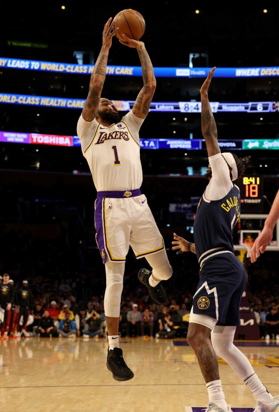 掘金完胜广州队,詹姆斯惊艳四座 掘金完胜广州队,詹姆斯惊艳四座