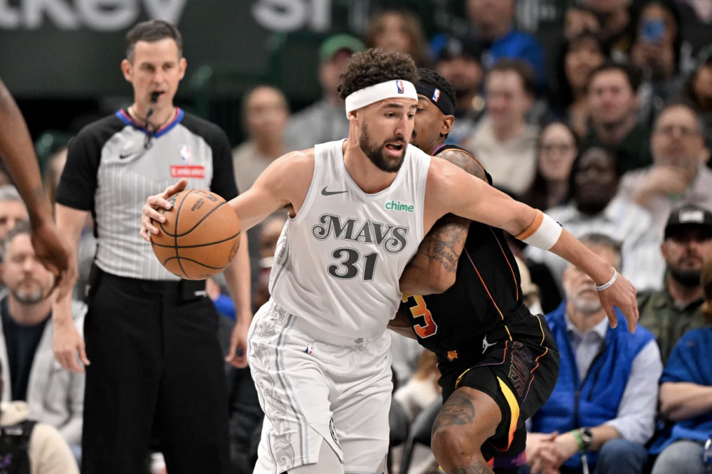 独行侠鏖战猛龙，德罗赞统治全场