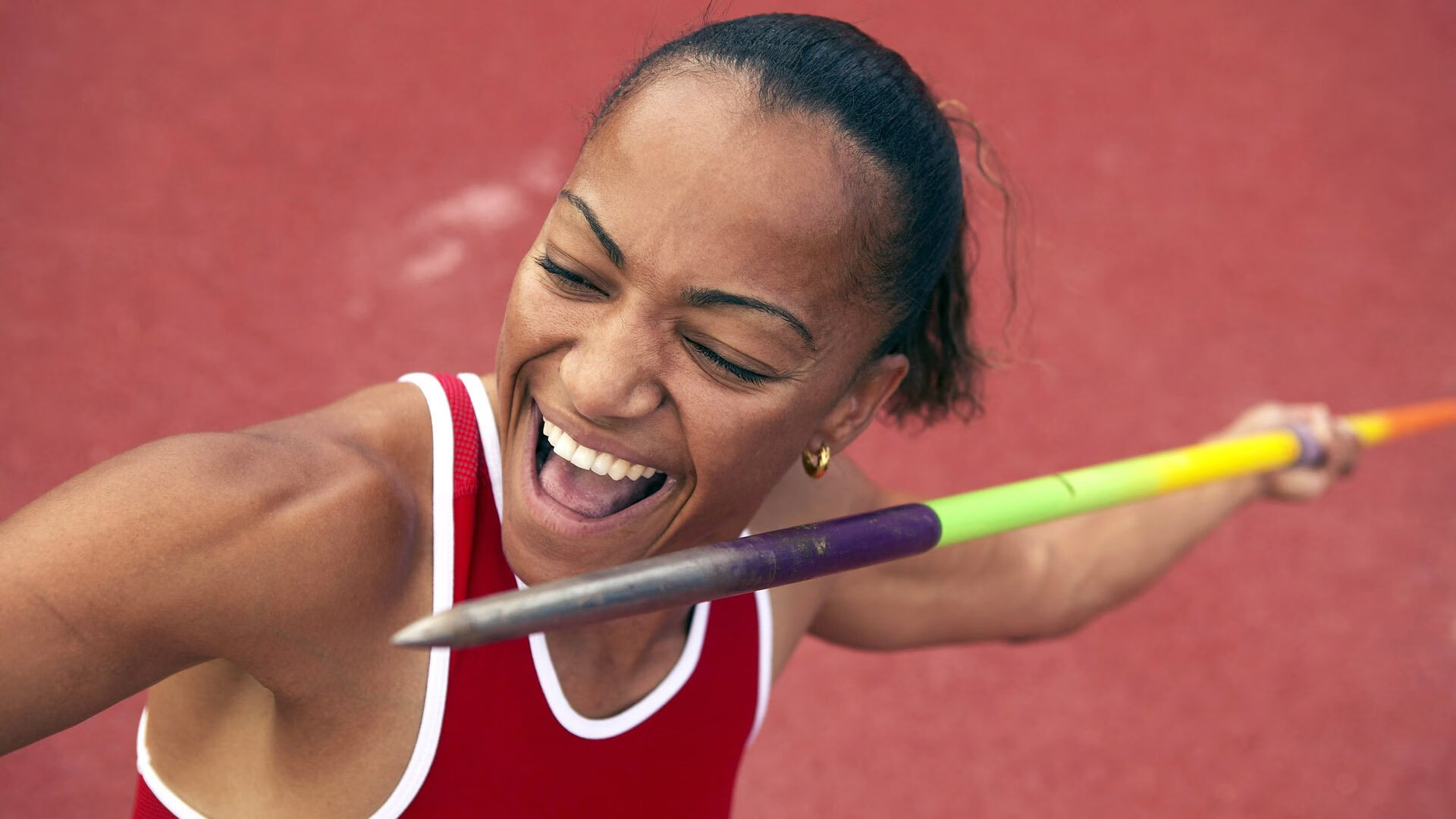 利拉德在深圳的霓虹灯下投出唯一性的一球