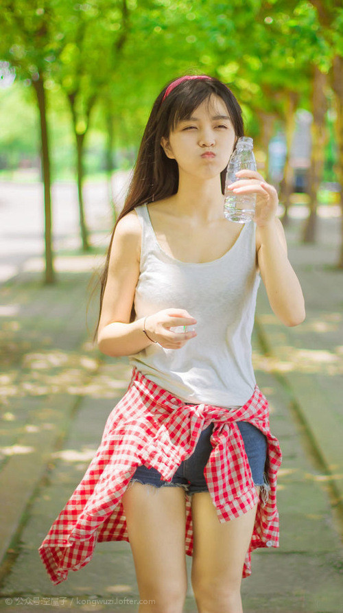 开云体育入口-足球的两极,一场沉默胜利与一次震耳救赎